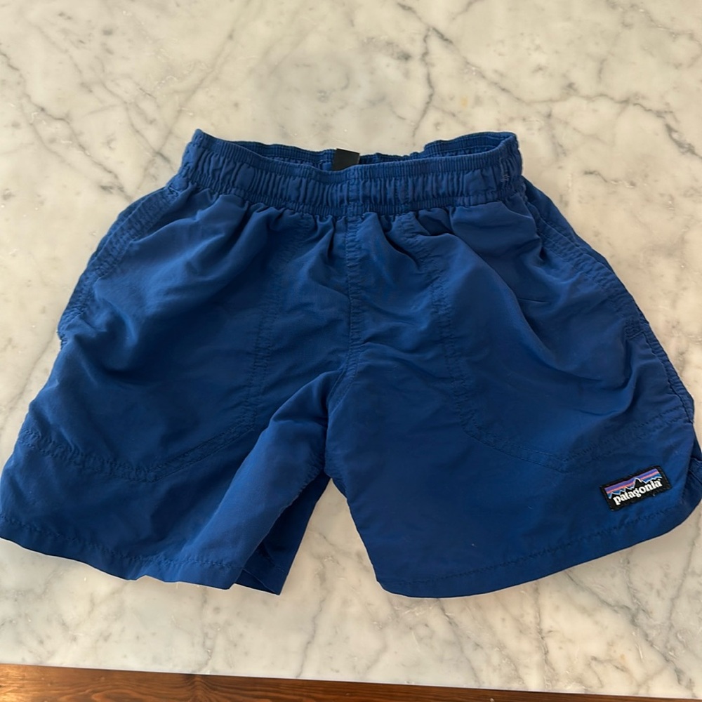 Boys Patagonia baggies with liner